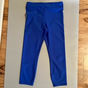 Alo airlift conceal zip capri, alo blue, size medium